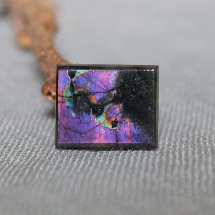 0.84 g, Finnish Spectrolite