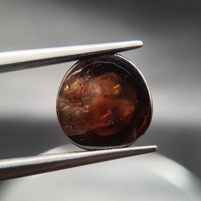5.7 ct, Red Zircon (Jacinth) cabochon - Image 5