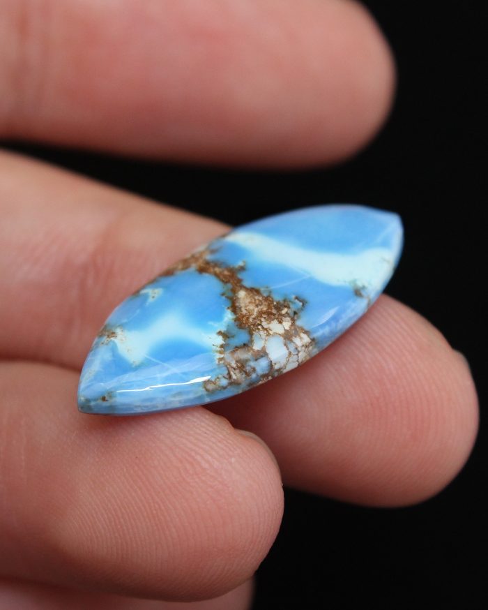 6.31 ct, Natural Turquoise Golden Hills cabochon - Image 4
