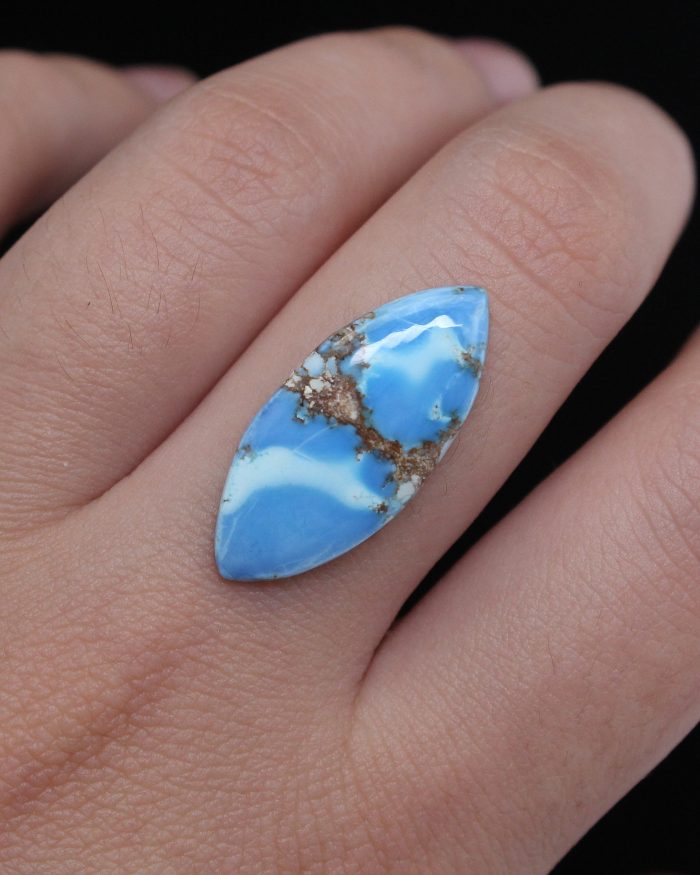 6.31 ct, Natural Turquoise Golden Hills cabochon - Image 3